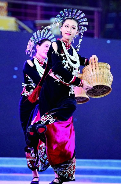 【文化中国行】海南三月三：黎风苗韵踏歌来