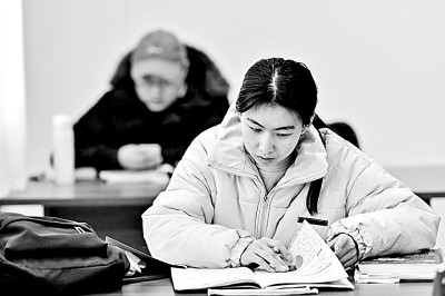 从“应试筛选”到“能力导向” 研究生复试招录改革走向多样化 从“应试筛选”到“能力导向” 研究生复试招录改革走向多样化