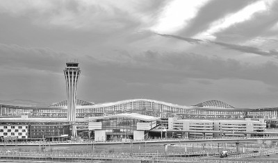 乌鲁木齐天山国际机场启用新航站楼