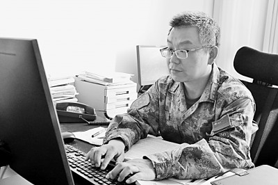 “干科研必须精益求精”——记陆军步兵学院副教授许建中 “干科研必须精益求精”——记陆军步兵学院副教授许建中