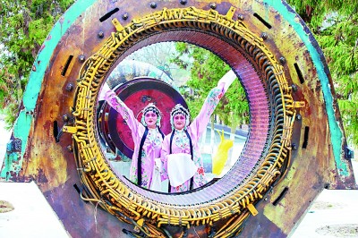 湖北宜昌:三峡春水阔 百舸通四海 湖北宜昌:三峡春水阔 百舸通四海