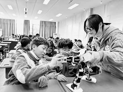 科学谋划，在满足民生需求中支撑国家战略