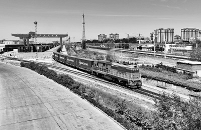 石家庄国际陆港一季度开行中欧班列同比增长239%