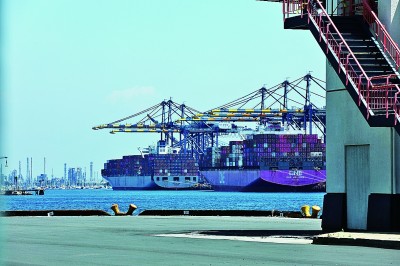 欧美关税谈判:一场经贸关系重构的深度博弈 欧美关税谈判:一场经贸关系重构的深度博弈