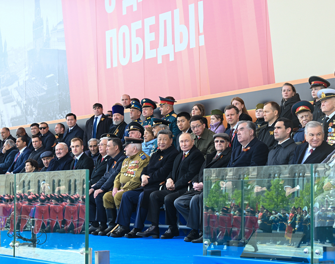 习近平出席俄罗斯纪念苏联伟大卫国战争胜利80周年庆典