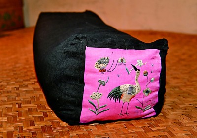 枕顶花开绽新彩——数字赋能枕顶织绣新演绎