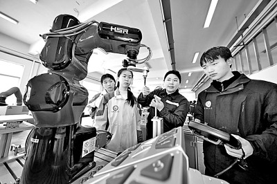 匠心筑梦 技能报国——2025年职业教育活动周精彩纷呈