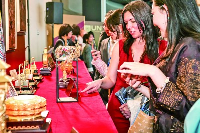 “生生不息”故宫文创展亮相联合国