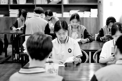 以文学陪伴守护成长 以文学陪伴守护成长