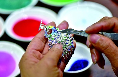 贵州台江:银星璀璨落苗家 贵州台江:银星璀璨落苗家