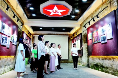 走，在红色之旅中感悟峥嵘岁月