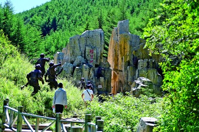 走，在红色之旅中感悟峥嵘岁月