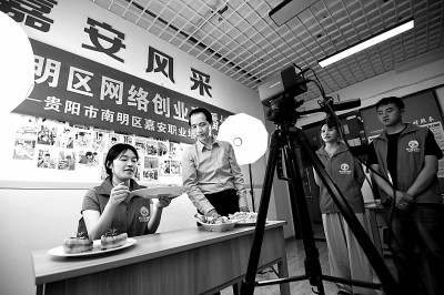 市场规模迈入万亿元级——家政服务如何托起“稳稳的幸福” 市场规模迈入万亿元级——家政服务如何托起“稳稳的幸福”