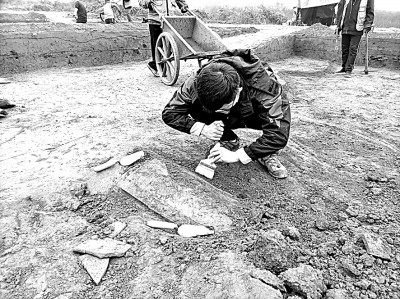 精研哲学社科，让青春焕发人文华彩