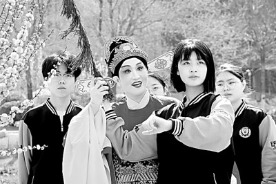 改革教师教育，支撑高中多样化发展