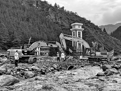 争分夺秒搜救 全力以赴抢修——直击甘肃榆中山洪灾害救援现场