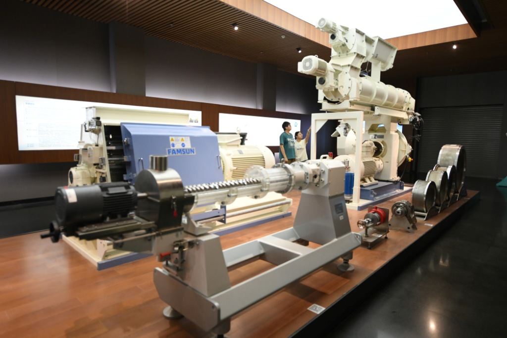 瞧！大学校园里，文博奇珍熠熠闪耀