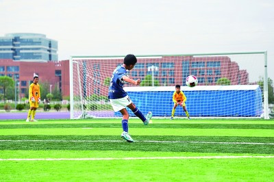 绿茵场上的“青春力量”——青少年校园足球发展思考 绿茵场上的“青春力量”——青少年校园足球发展思考