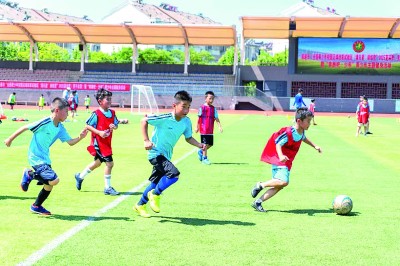 绿茵场上的“青春力量”——青少年校园足球发展思考 绿茵场上的“青春力量”——青少年校园足球发展思考