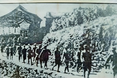 一面战旗 铁血荣光辉映前进方向