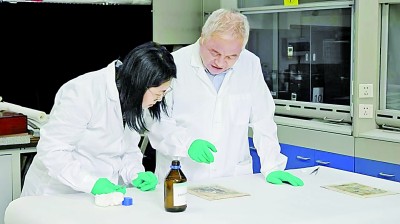 用化学方法恢复历史档案原貌