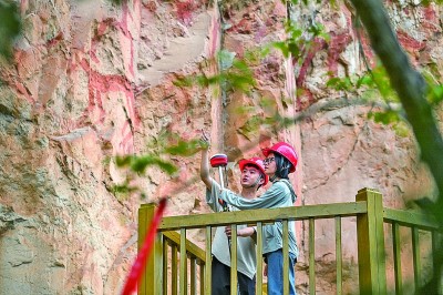 给文物当“医生”,成梦想新赛道 给文物当“医生”,成梦想新赛道