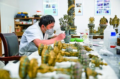 给文物当“医生”,成梦想新赛道 给文物当“医生”,成梦想新赛道