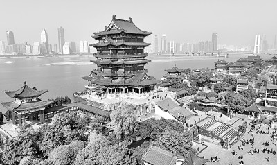 王勃送杜少府诗的高城远望