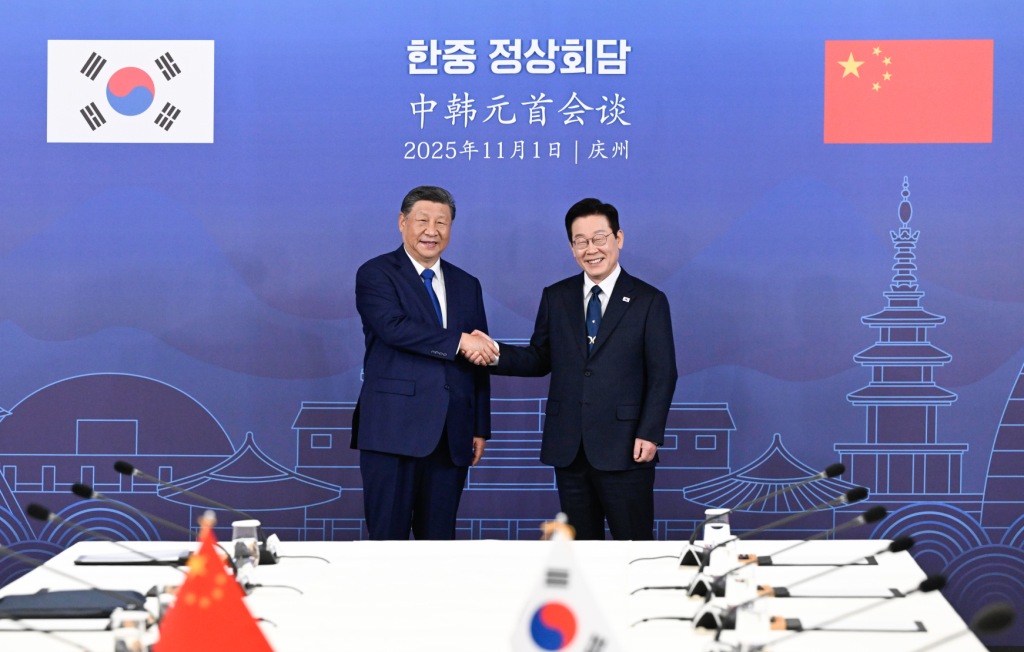 习近平同韩国总统李在明会谈
