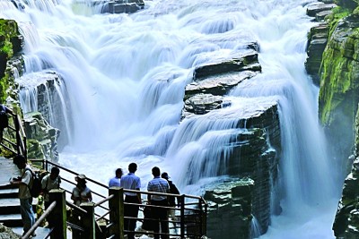 提档升级，点燃经济增长新引擎——闽鄂川推动高质量发展观察