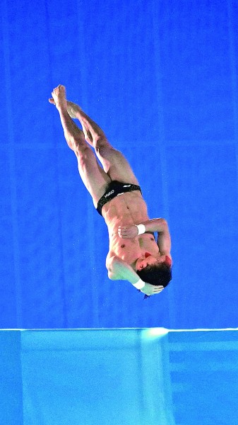 十五运赛场精彩纷呈——游泳项目现“强强对话” 跳水迎来收官之战