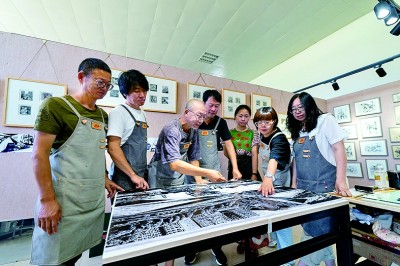 大庆版画：用刀木书写工业史诗