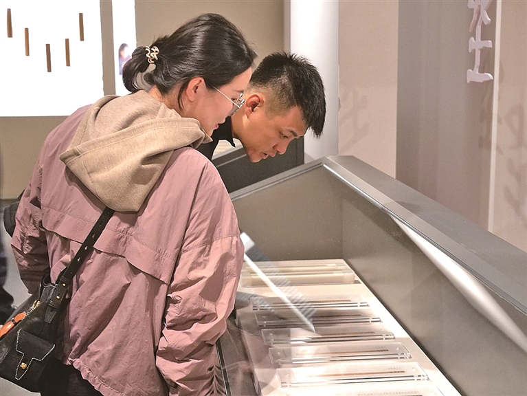 竹木载文 墨痕藏史——“简读中国——中国出土简牍展”印象