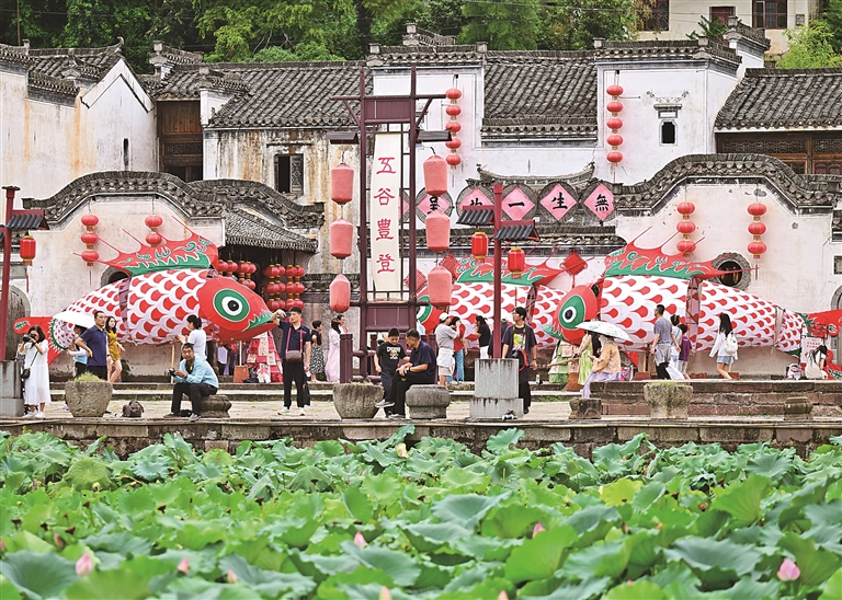 全国乡村工匠超13万人,带动乡村500多万人就业增收——老手艺成就“新饭碗” 全国乡村工匠超13万人,带动乡村500多万人就业增收——老手艺成就“新饭碗”