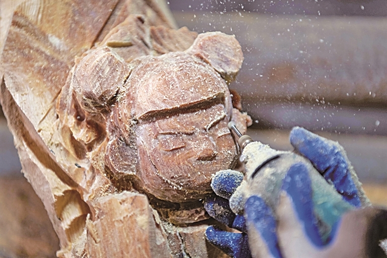 全国乡村工匠超13万人,带动乡村500多万人就业增收——老手艺成就“新饭碗” 全国乡村工匠超13万人,带动乡村500多万人就业增收——老手艺成就“新饭碗”