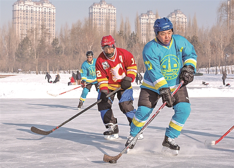 以百项省级赛事带动千场市县级赛事——“冰超”,让冰雪运动“燃”起来 以百项省级赛事带动千场市县级赛事——“冰超”,让冰雪运动“燃”起来