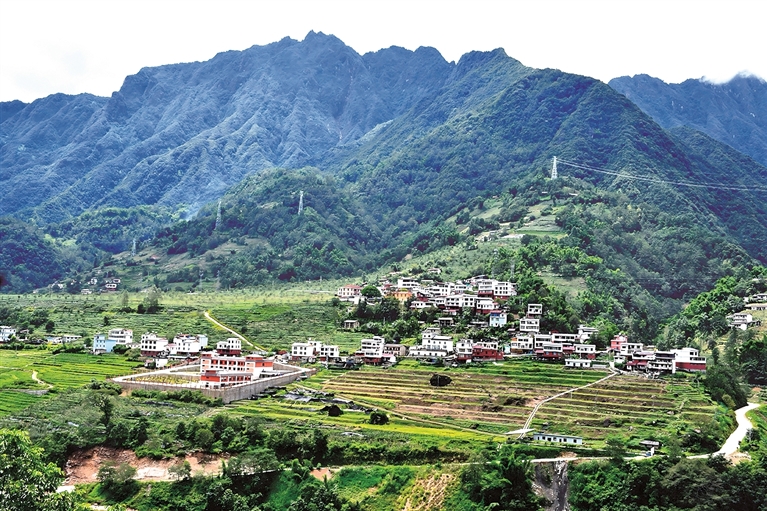 云南省怒江州福贡县鹿马登乡布拉底村：怒江漂流，漂来幸福长绵绵