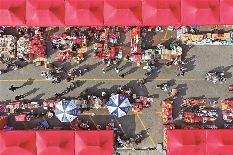 年轻人为何爱上“赶大集”