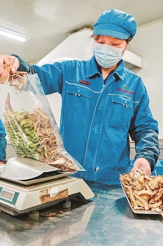 推动中医药产业从“量增”走向“质升” 推动中医药产业从“量增”走向“质升”