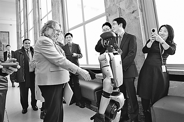 竞合共进 规范先行:全球具身智能的发展与治理 竞合共进 规范先行:全球具身智能的发展与治理