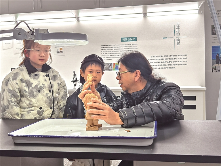 秦始皇帝陵博物院:把文保实验室“搬”进展厅 秦始皇帝陵博物院:把文保实验室“搬”进展厅