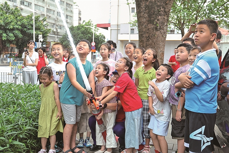 奏响城市治理“大合唱” 奏响城市治理“大合唱”