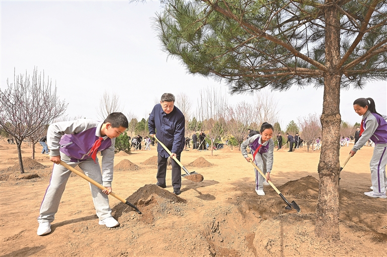 为山川大地增添锦绣 让中国式现代化底色更加亮丽