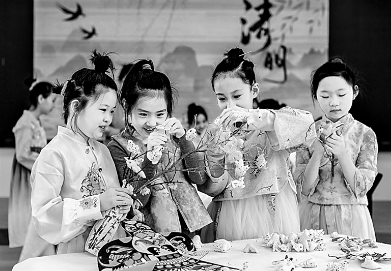 春秋假,“行走的课堂”如此生动 春秋假,“行走的课堂”如此生动