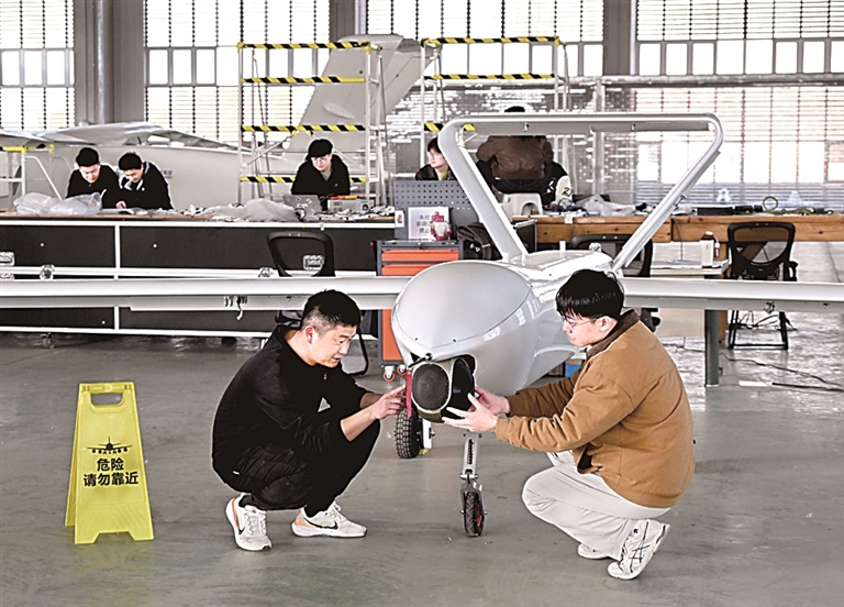 法治把关，低空经济展翼蓝天