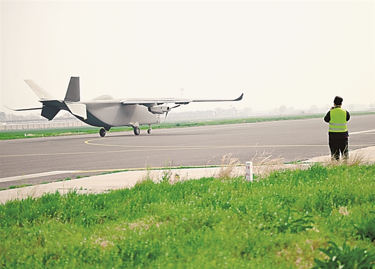 法治把关，低空经济展翼蓝天