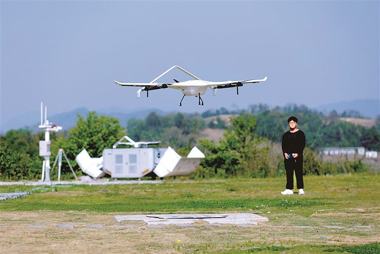 法治把关，低空经济展翼蓝天