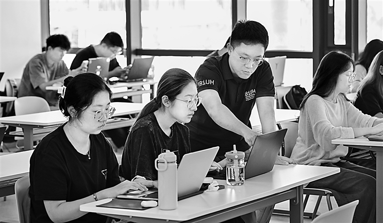 在加快构建中国自主知识体系中书写教育文明