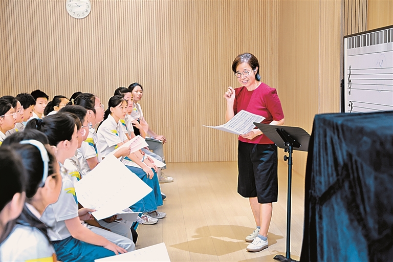 走出书本 奔赴大众——广东深圳积极推动社会科学知识深入广大市民 走出书本 奔赴大众——广东深圳积极推动社会科学知识深入广大市民