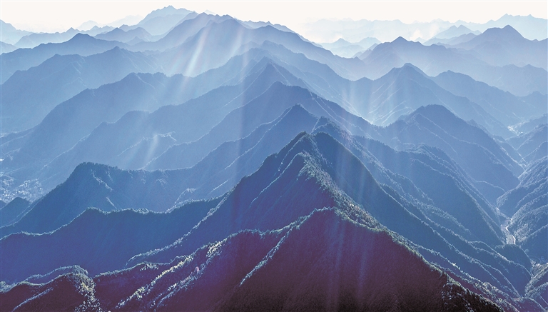 浙江常山世界地质公园:“金钉”铭沧海 碧水绕奇石 浙江常山世界地质公园:“金钉”铭沧海 碧水绕奇石